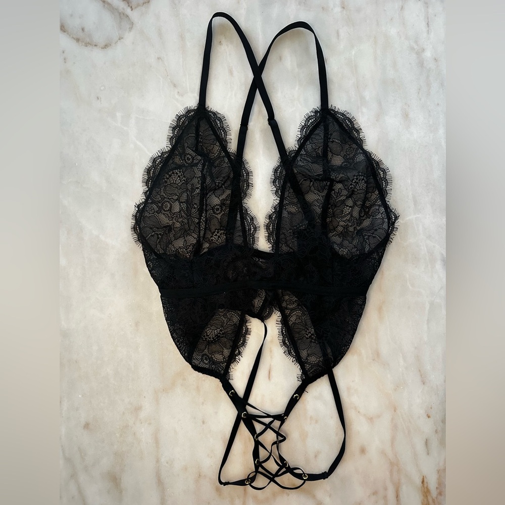 Victoria's Secret Black Lace Strappy Teddy - Picture 2 of 11